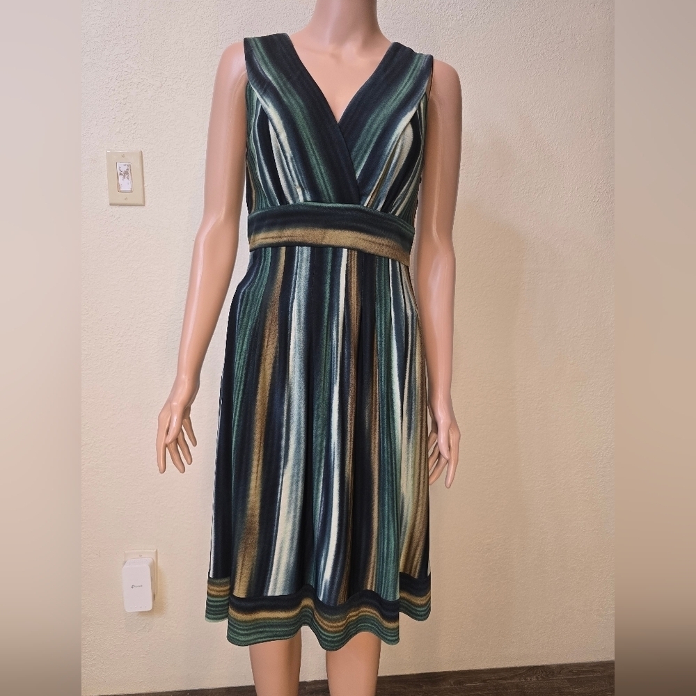Rabbit Rabbit Rabbit Designs Green Striped Dress Size 6 V-Neck Stretch